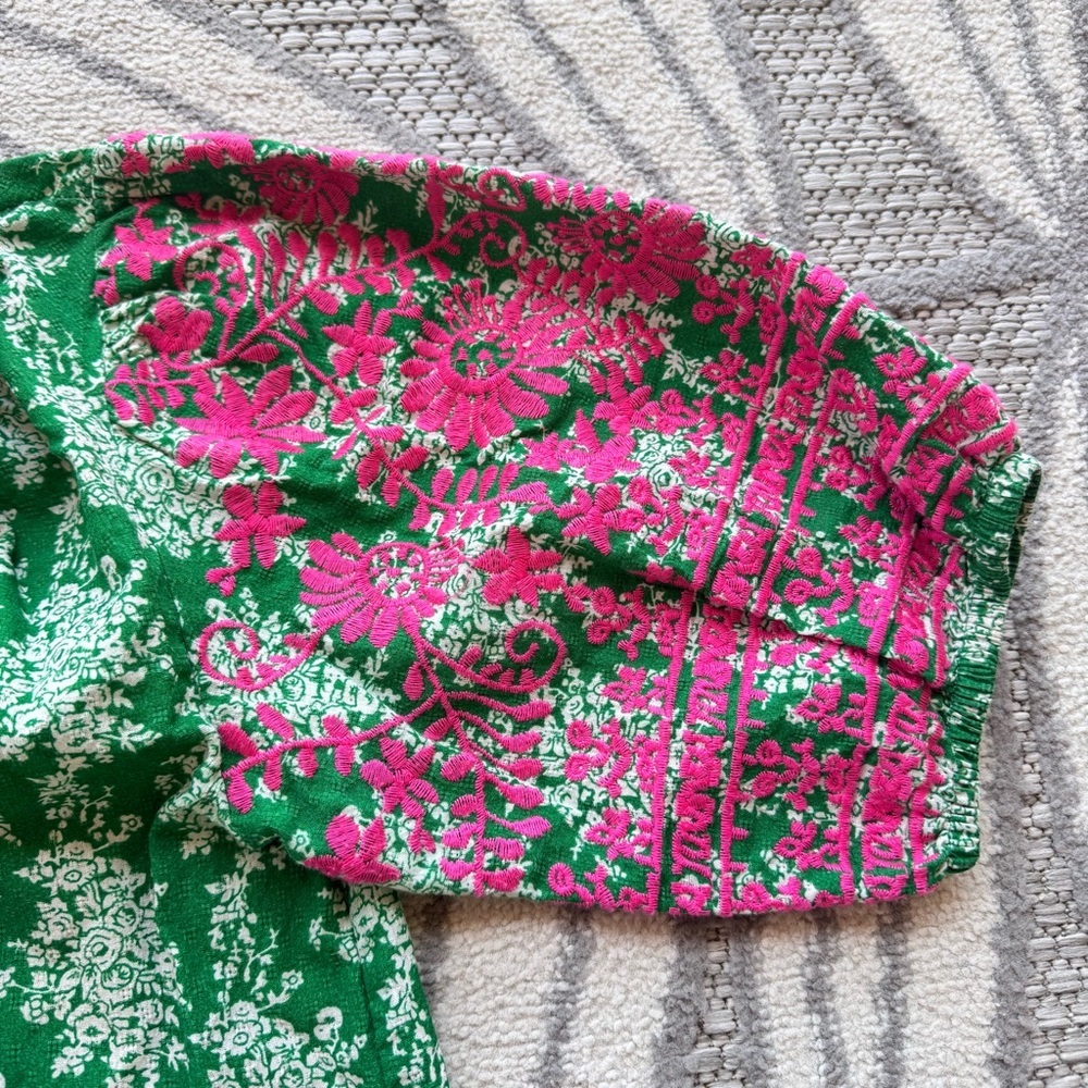 THML Women’s Anegada Embroidered Puff Short Sleeve Blouse Green Pink Size XS Top - Picture 5 of 8